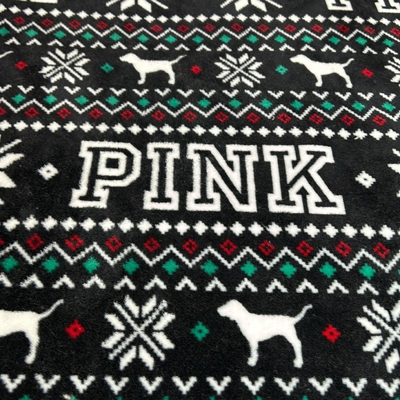 Victoria's Secret PINK Holiday Fleece Blanket Black / White 50"x60 - Picture 7 of 8